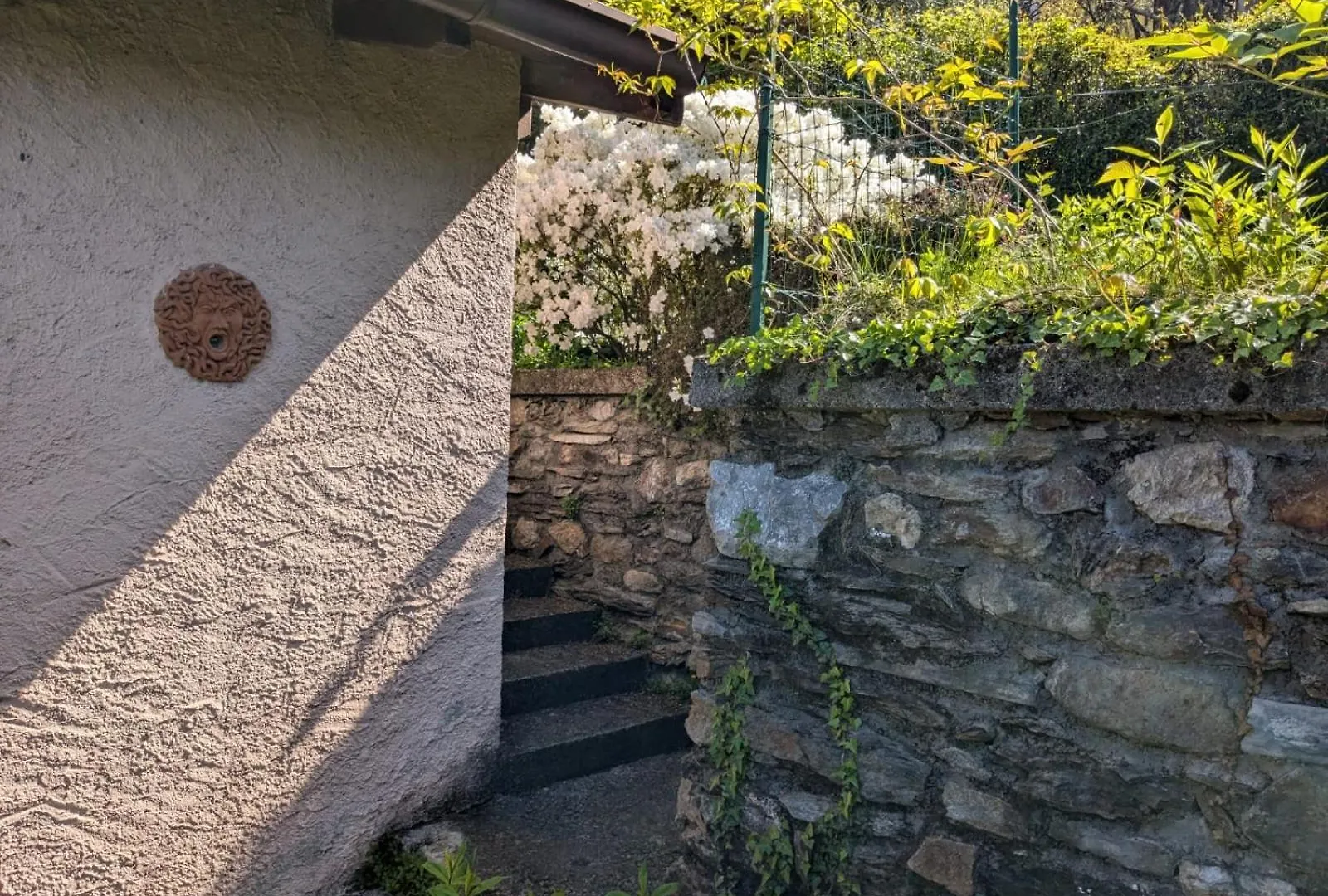 Elegant Lakeview Retreat With Garden Lake Como Just 5 Minutes From Varenna Bellano Dom wakacyjny